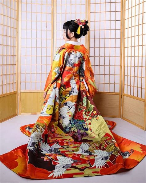 tenue traditionnelle japonaise femme|Kimono : tout savoir sur le vêtement japonais traditionnel